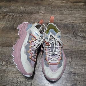 Sorel Explorer Stylish Pink and Gray Women's Sneakers Size 8.5